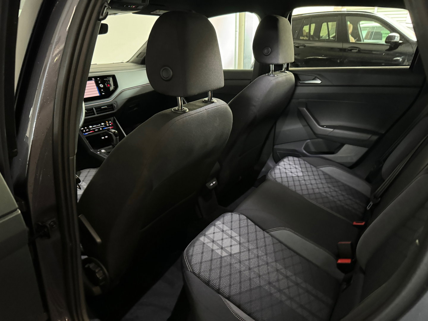 Volkswagen Taigo 1.0 TSI R-Line Edition Keyless|CarPlay|IQ