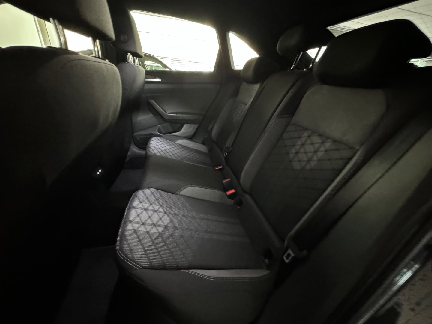 Volkswagen Taigo 1.0 TSI R-Line Edition Keyless|CarPlay|IQ