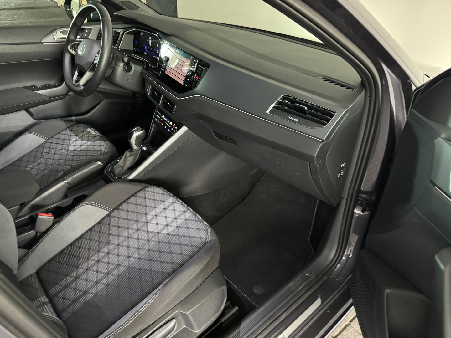 Volkswagen Taigo 1.0 TSI R-Line Edition Keyless|CarPlay|IQ