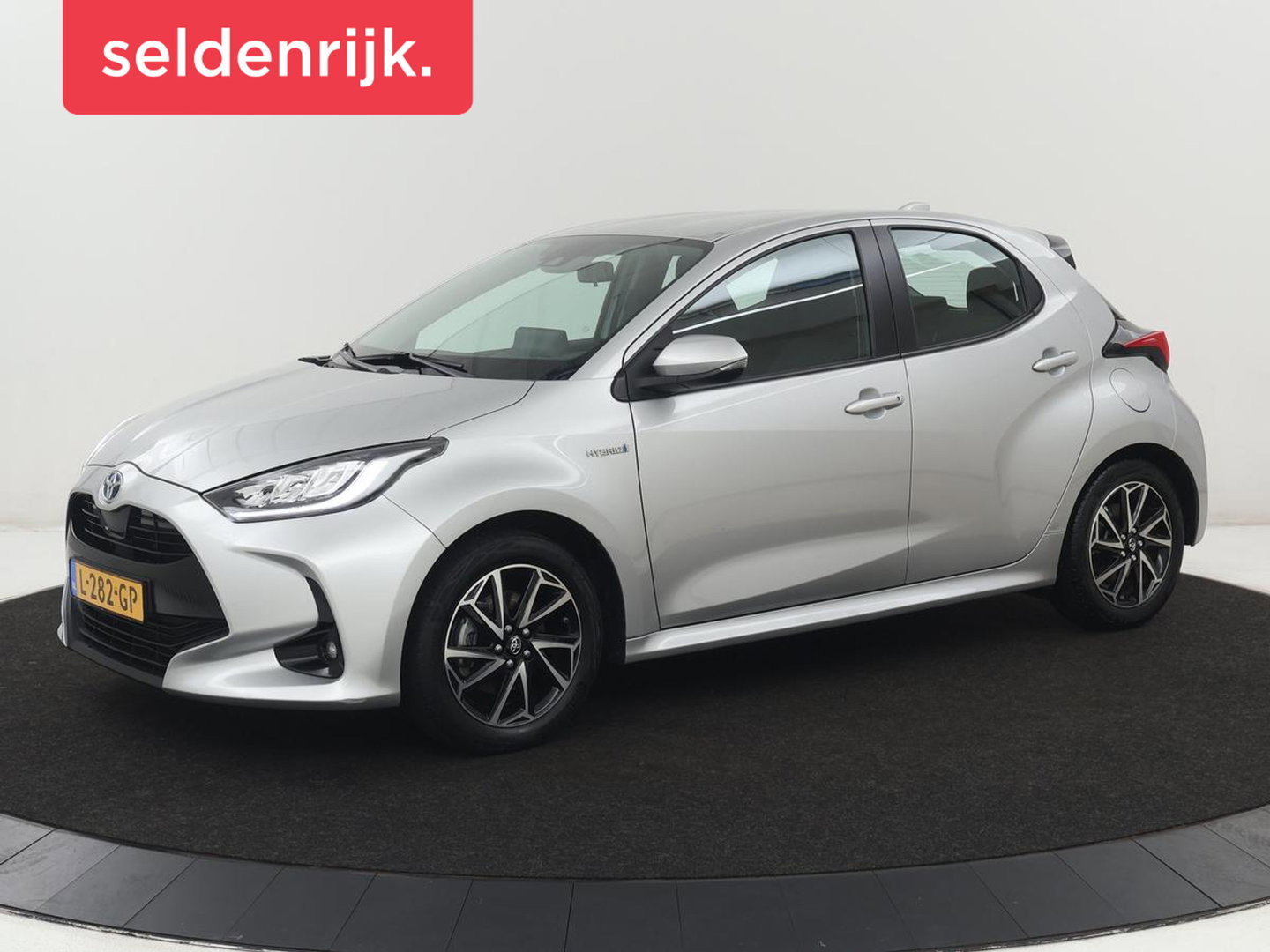 Toyota Yaris 1.5 Hybrid Dynamic | 38.500km NAP | Adaptive Cruise | DAB | Carplay | Full LED | Camera | LM | Keyless | Climate controle | Bluetooth