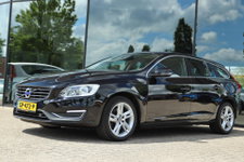 Volvo V60 - 2.0 D3 SUMMUM BUSINESS AUT. | LEDER | NAVI | STANDKACHEL | CRUISE | CLIMATE