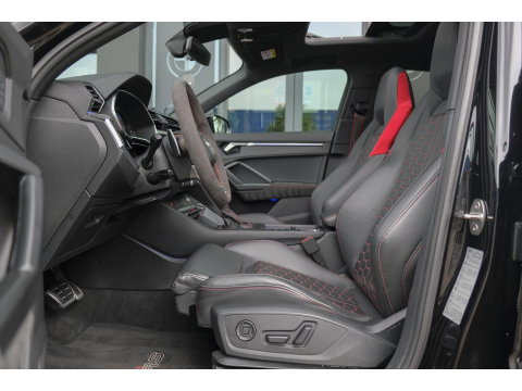 Audi RSQ3 Sportback TFSI 400pk Panoramadak Sonos Trekhaak 21" LMV BOMVOL Rode stiksels Carbon