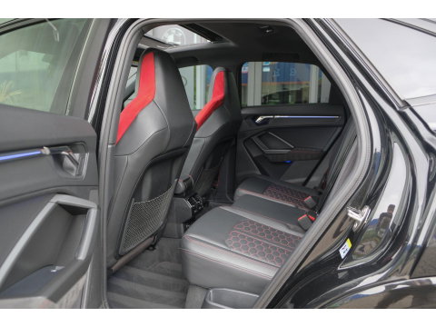 Audi RSQ3 Sportback TFSI 400pk Panoramadak Sonos Trekhaak 21" LMV BOMVOL Rode stiksels Carbon