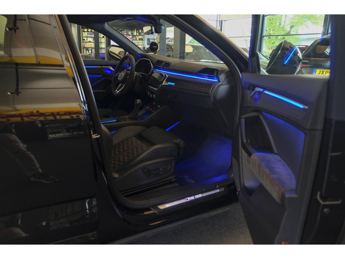 Audi RSQ3 Sportback TFSI 400pk Panoramadak Sonos Trekhaak 21" LMV BOMVOL Rode stiksels Carbon