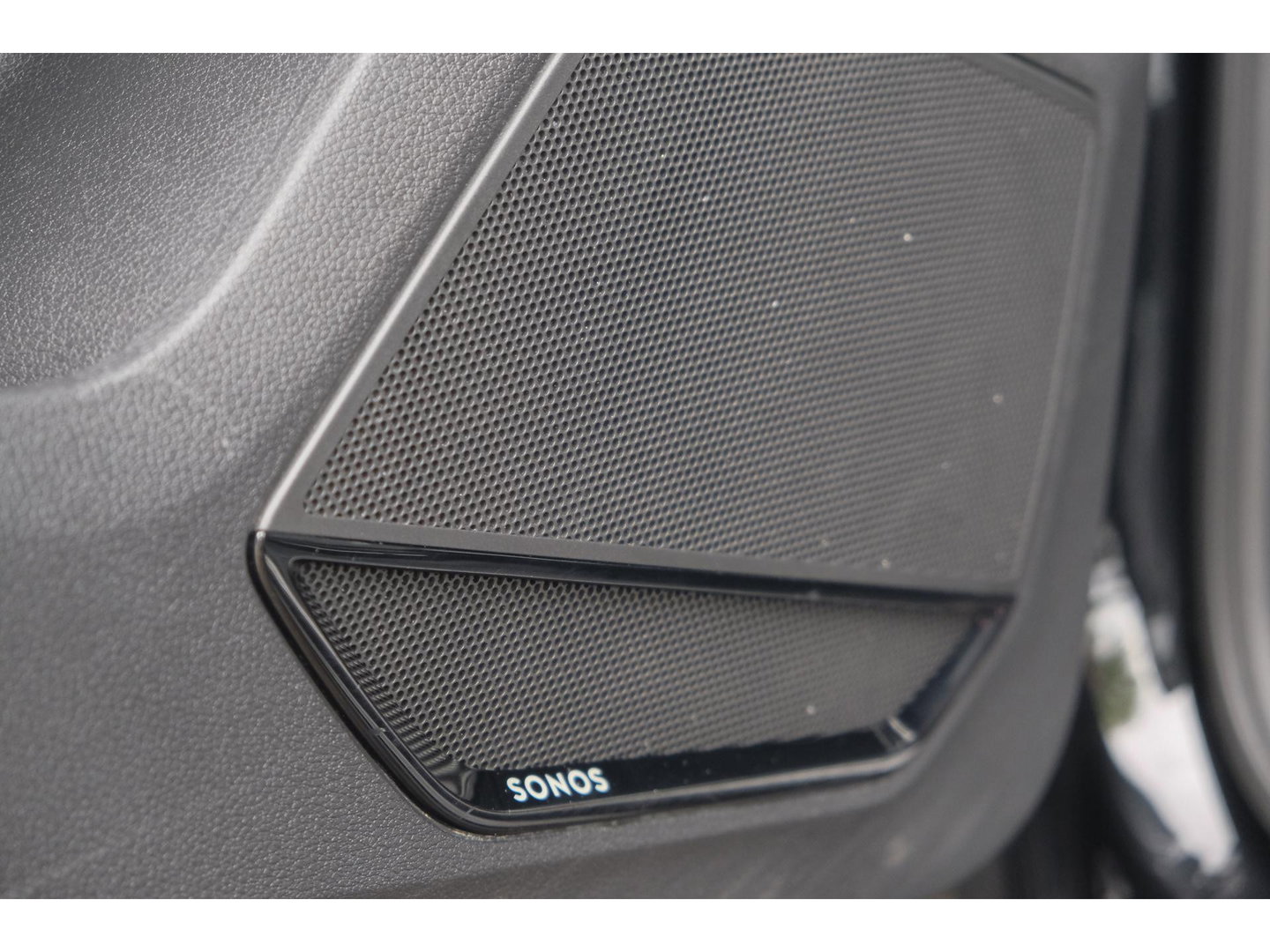 Audi RSQ3 Sportback TFSI 400pk Panoramadak Sonos Trekhaak 21" LMV BOMVOL Rode stiksels Carbon