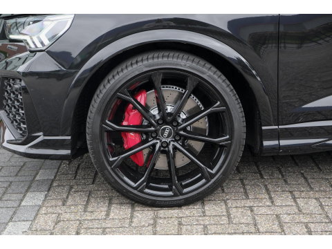 Audi RSQ3 Sportback TFSI 400pk Panoramadak Sonos Trekhaak 21" LMV BOMVOL Rode stiksels Carbon