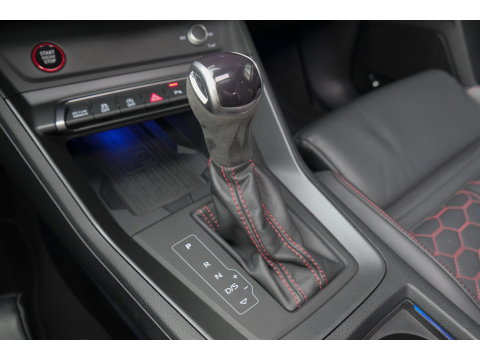 Audi RSQ3 Sportback TFSI 400pk Panoramadak Sonos Trekhaak 21" LMV BOMVOL Rode stiksels Carbon