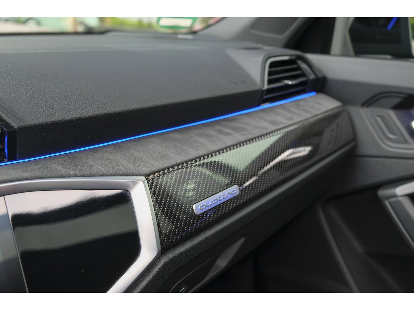 Audi RSQ3 Sportback TFSI 400pk Panoramadak Sonos Trekhaak 21" LMV BOMVOL Rode stiksels Carbon