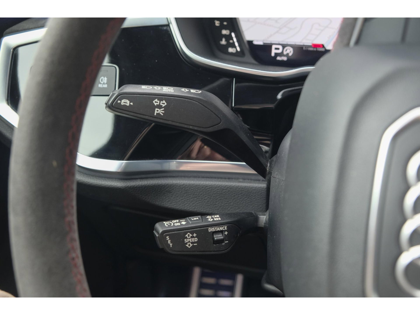 Audi RSQ3 Sportback TFSI 400pk Panoramadak Sonos Trekhaak 21" LMV BOMVOL Rode stiksels Carbon