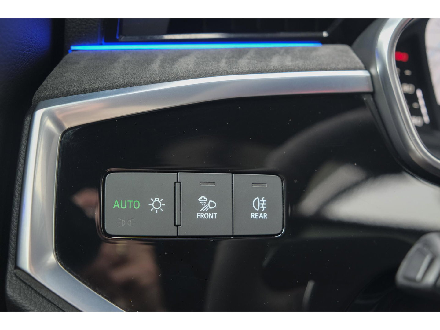 Audi RSQ3 Sportback TFSI 400pk Panoramadak Sonos Trekhaak 21" LMV BOMVOL Rode stiksels Carbon