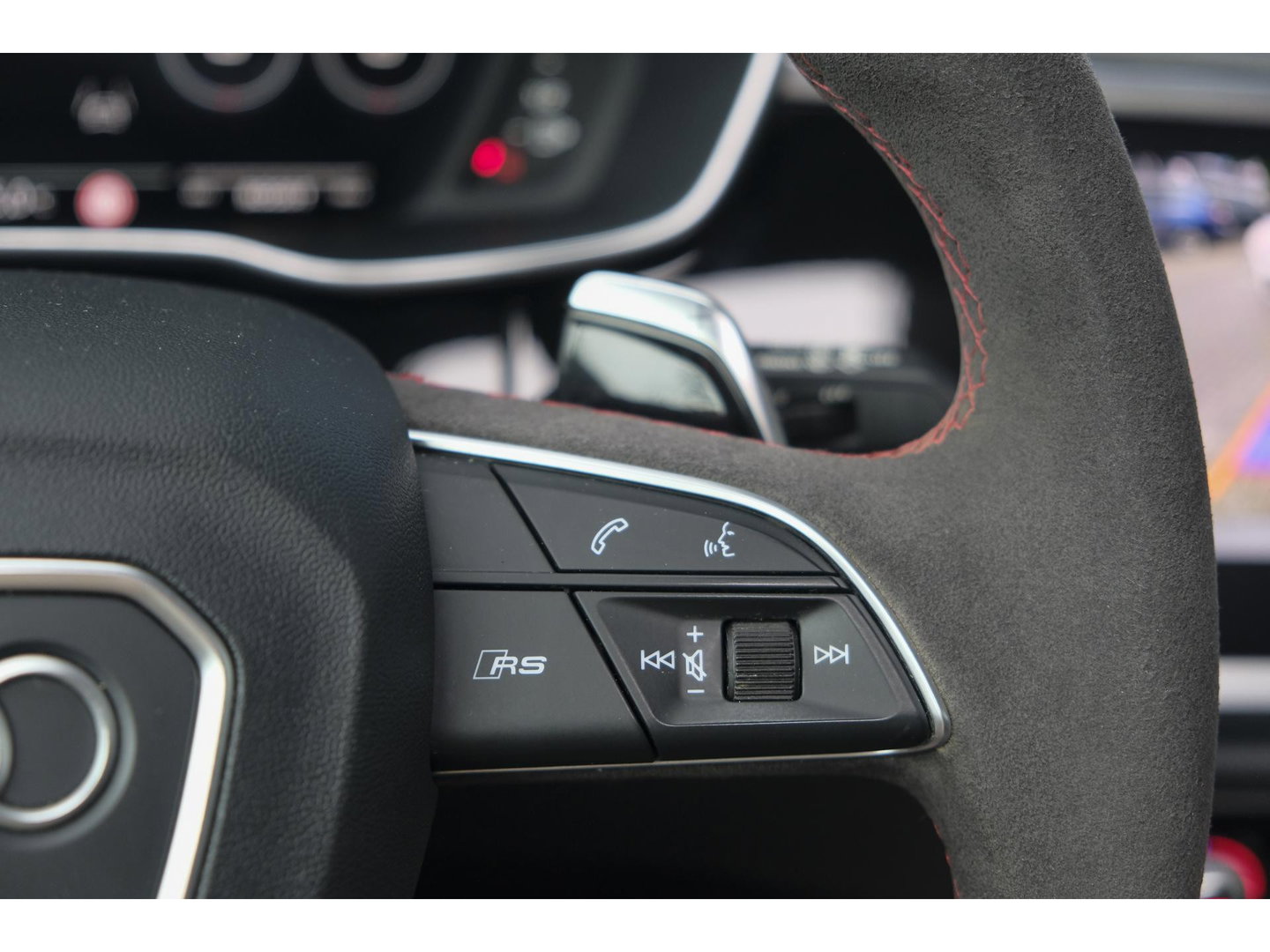 Audi RSQ3 Sportback TFSI 400pk Panoramadak Sonos Trekhaak 21" LMV BOMVOL Rode stiksels Carbon