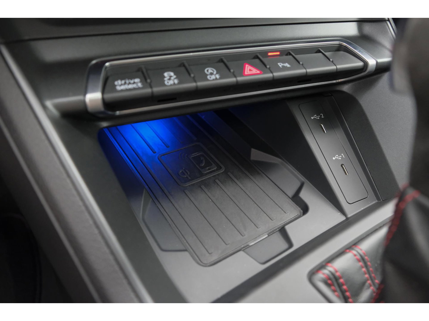 Audi RSQ3 Sportback TFSI 400pk Panoramadak Sonos Trekhaak 21" LMV BOMVOL Rode stiksels Carbon
