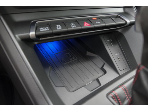 Audi RSQ3 Sportback TFSI 400pk Panoramadak Sonos Trekhaak 21" LMV BOMVOL Rode stiksels Carbon