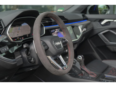 Audi RSQ3 Sportback TFSI 400pk Panoramadak Sonos Trekhaak 21" LMV BOMVOL Rode stiksels Carbon