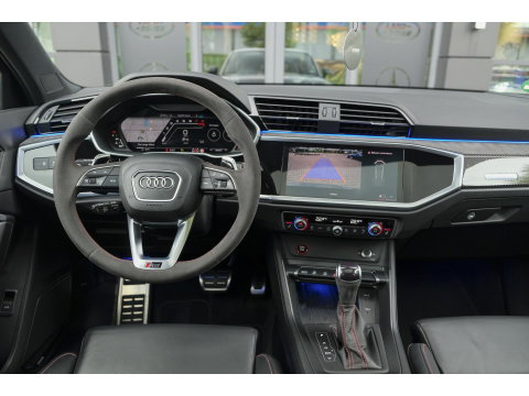 Audi RSQ3 Sportback TFSI 400pk Panoramadak Sonos Trekhaak 21" LMV BOMVOL Rode stiksels Carbon