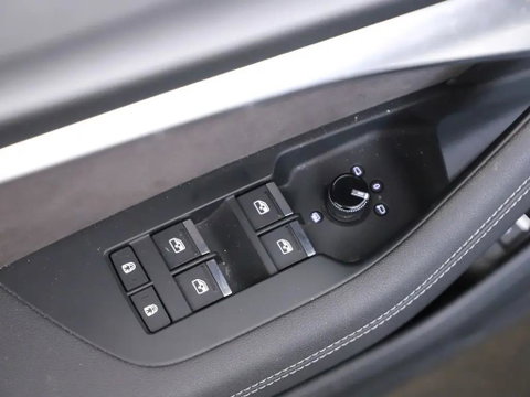 Audi A6 Limousine 55 TFSIe Quattro Competition Pano Leer Sfeer