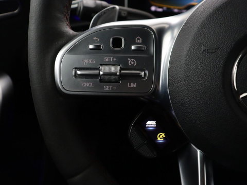 Mercedes-Benz A-Klasse AMG 35 4Matic Night | Panoramadak | Carplay | Widescreen | Stoelverwarming | Burmester | 360 camera | Sfeerverlichting | Leder/Alcantara | Navigatie