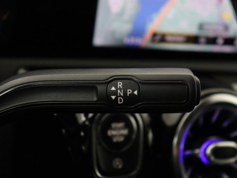 Mercedes-Benz A-Klasse AMG 35 4Matic Night | Panoramadak | Carplay | Widescreen | Stoelverwarming | Burmester | 360 camera | Sfeerverlichting | Leder/Alcantara | Navigatie