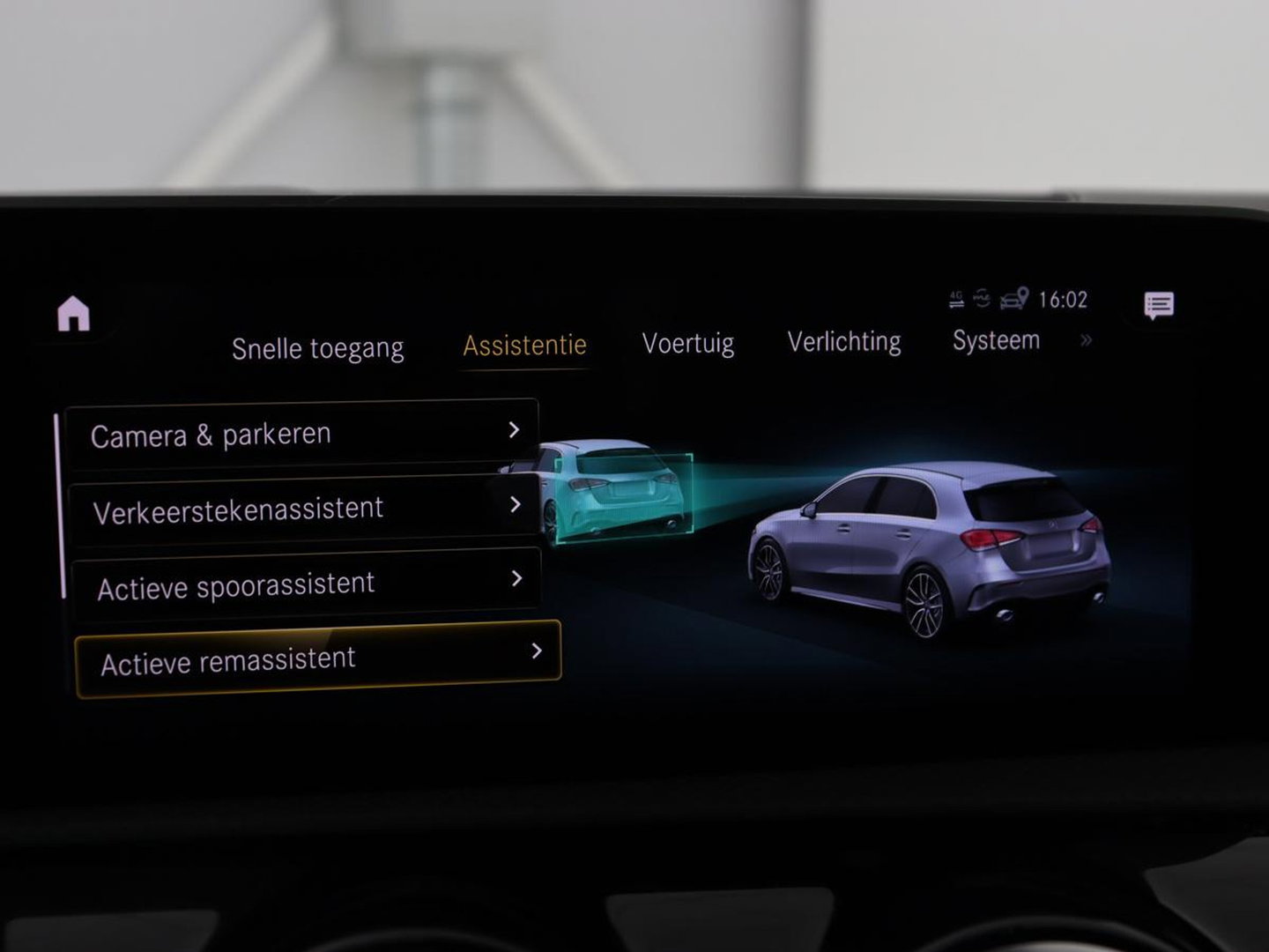 Mercedes-Benz A-Klasse AMG 35 4Matic Night | Panoramadak | Carplay | Widescreen | Stoelverwarming | Burmester | 360 camera | Sfeerverlichting | Leder/Alcantara | Navigatie