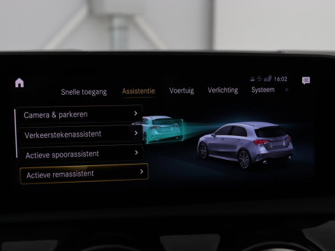 Mercedes-Benz A-Klasse AMG 35 4Matic Night | Panoramadak | Carplay | Widescreen | Stoelverwarming | Burmester | 360 camera | Sfeerverlichting | Leder/Alcantara | Navigatie