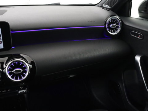 Mercedes-Benz A-Klasse AMG 35 4Matic Night | Panoramadak | Carplay | Widescreen | Stoelverwarming | Burmester | 360 camera | Sfeerverlichting | Leder/Alcantara | Navigatie