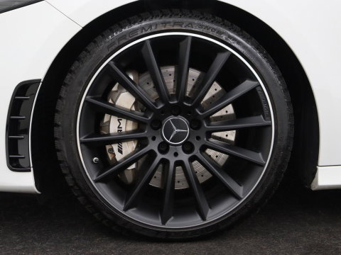 Mercedes-Benz A-Klasse AMG 35 4Matic Night | Panoramadak | Carplay | Widescreen | Stoelverwarming | Burmester | 360 camera | Sfeerverlichting | Leder/Alcantara | Navigatie