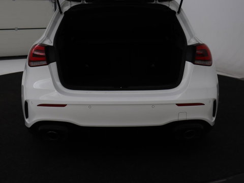 Mercedes-Benz A-Klasse AMG 35 4Matic Night | Panoramadak | Carplay | Widescreen | Stoelverwarming | Burmester | 360 camera | Sfeerverlichting | Leder/Alcantara | Navigatie