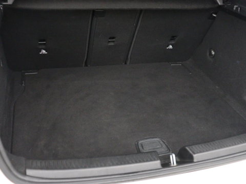 Mercedes-Benz A-Klasse AMG 35 4Matic Night | Panoramadak | Carplay | Widescreen | Stoelverwarming | Burmester | 360 camera | Sfeerverlichting | Leder/Alcantara | Navigatie