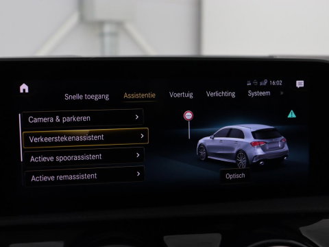 Mercedes-Benz A-Klasse AMG 35 4Matic Night | Panoramadak | Carplay | Widescreen | Stoelverwarming | Burmester | 360 camera | Sfeerverlichting | Leder/Alcantara | Navigatie