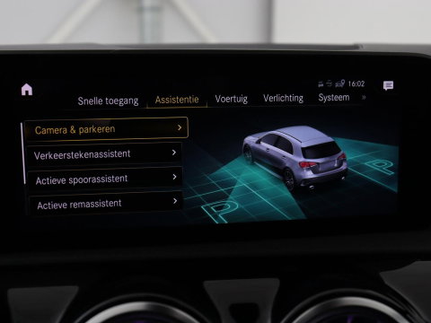 Mercedes-Benz A-Klasse AMG 35 4Matic Night | Panoramadak | Carplay | Widescreen | Stoelverwarming | Burmester | 360 camera | Sfeerverlichting | Leder/Alcantara | Navigatie