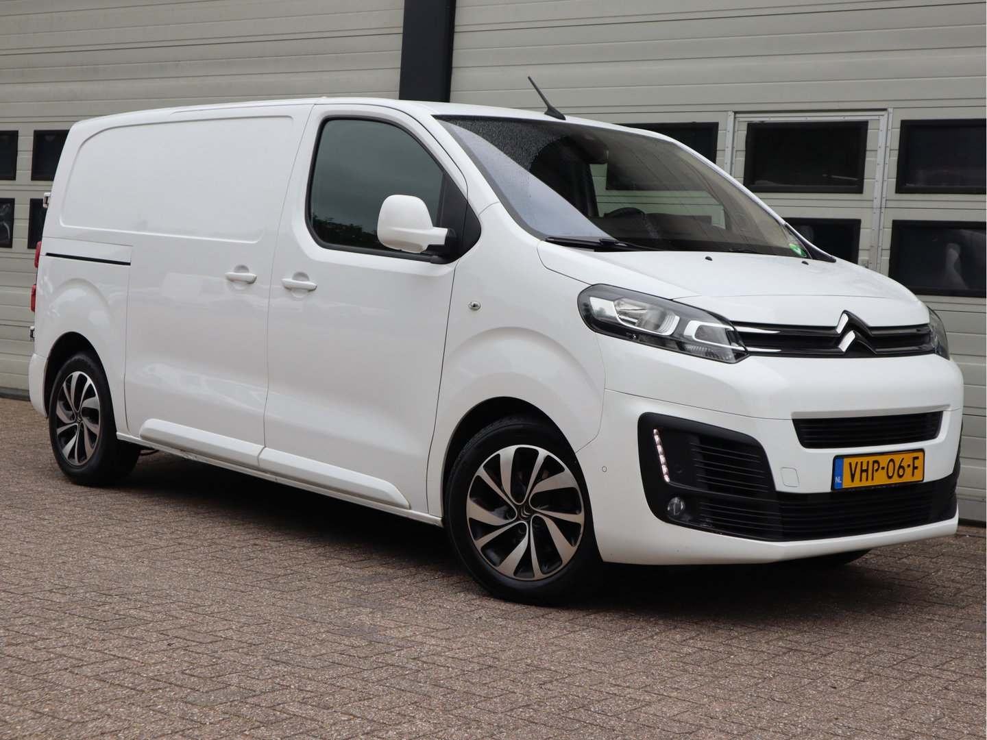 Citroën Jumpy 2.0 BlueHDI 123pk Automaat - L2 Lang - Trekhaak - Cruise - Navi
