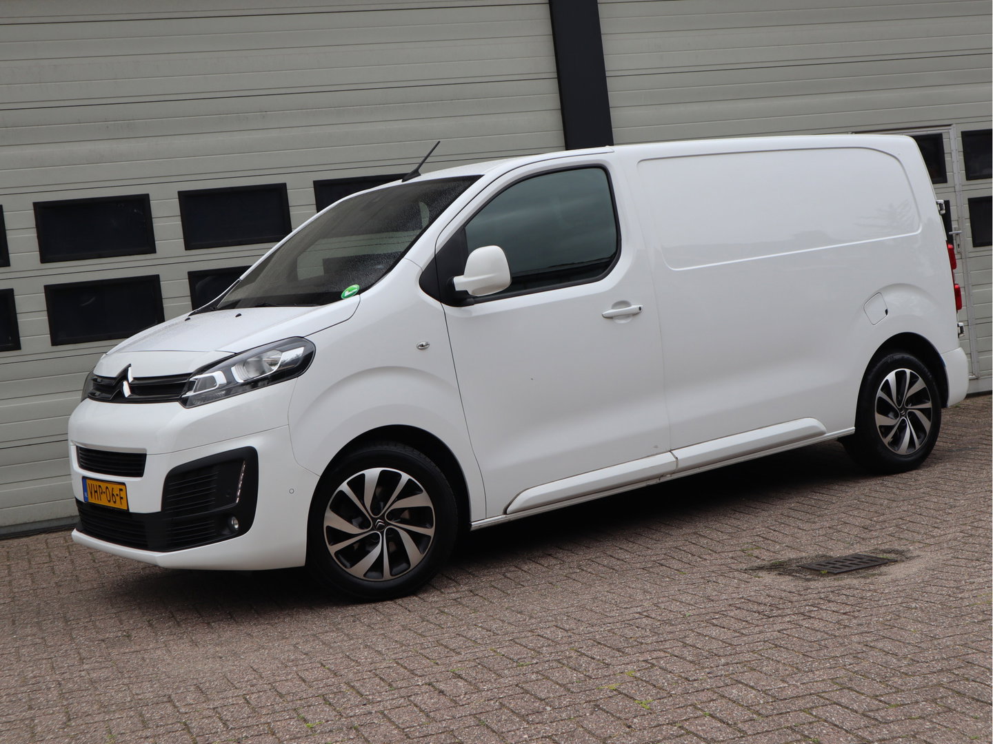 Citroën Jumpy 2.0 BlueHDI 123pk Automaat - L2 Lang - Trekhaak - Cruise - Navi