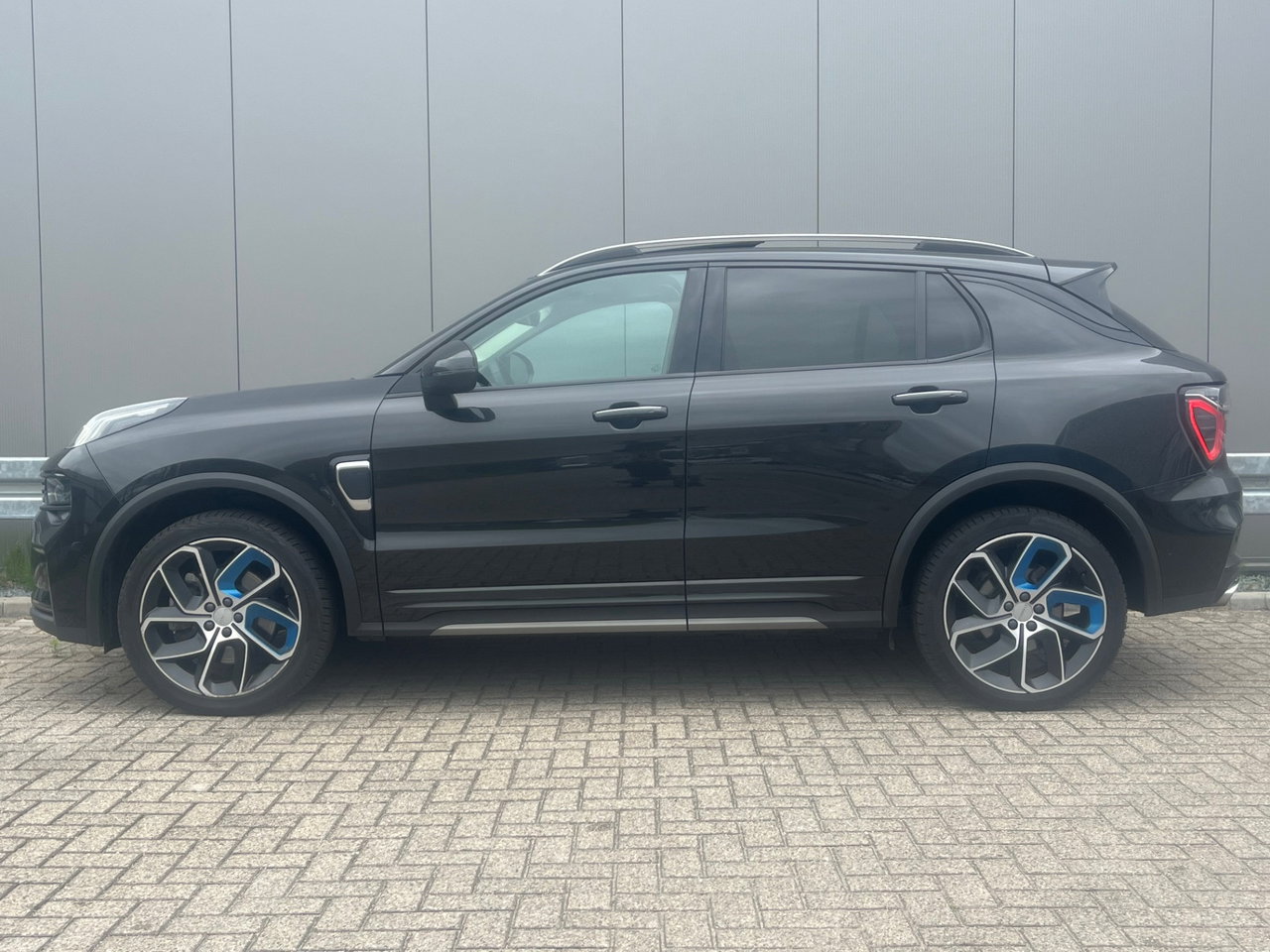 Lynk & Co 01