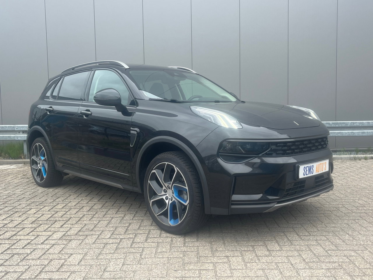 Lynk & Co 01