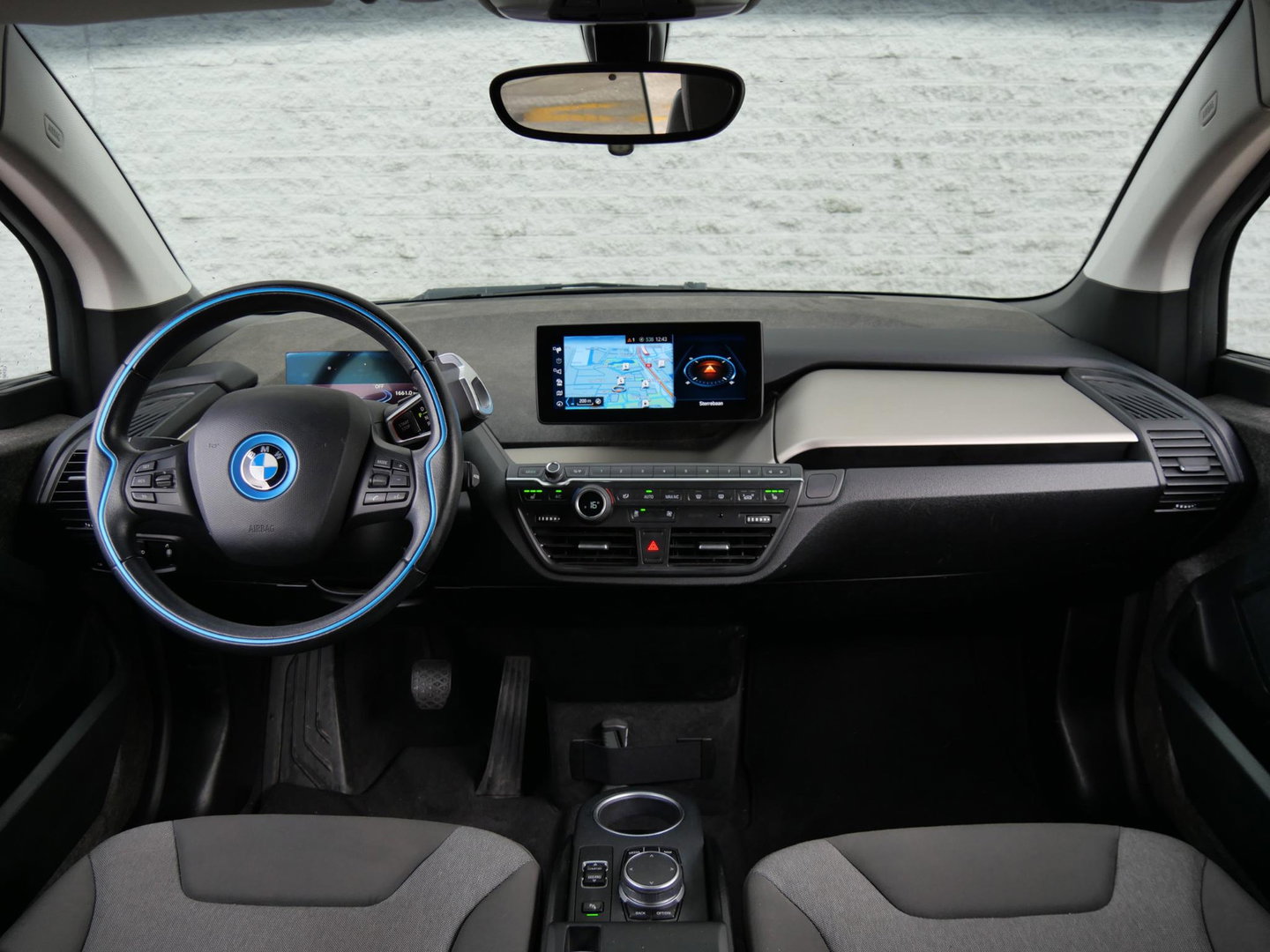 BMW i3 42kWh/ WARMTEPOMP/ CAMERA/ PDC V+A/ DAB/ SOH 87%
