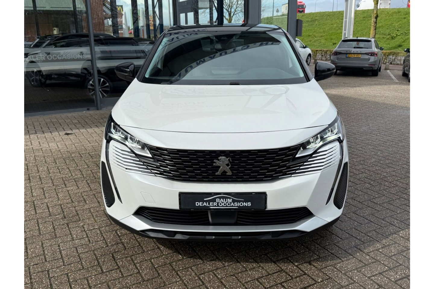 Peugeot 3008 1.2 PURETECH ALLUREPACK AUTOMAAT 130PK AIRCO NAVI PDC-CAMERA.