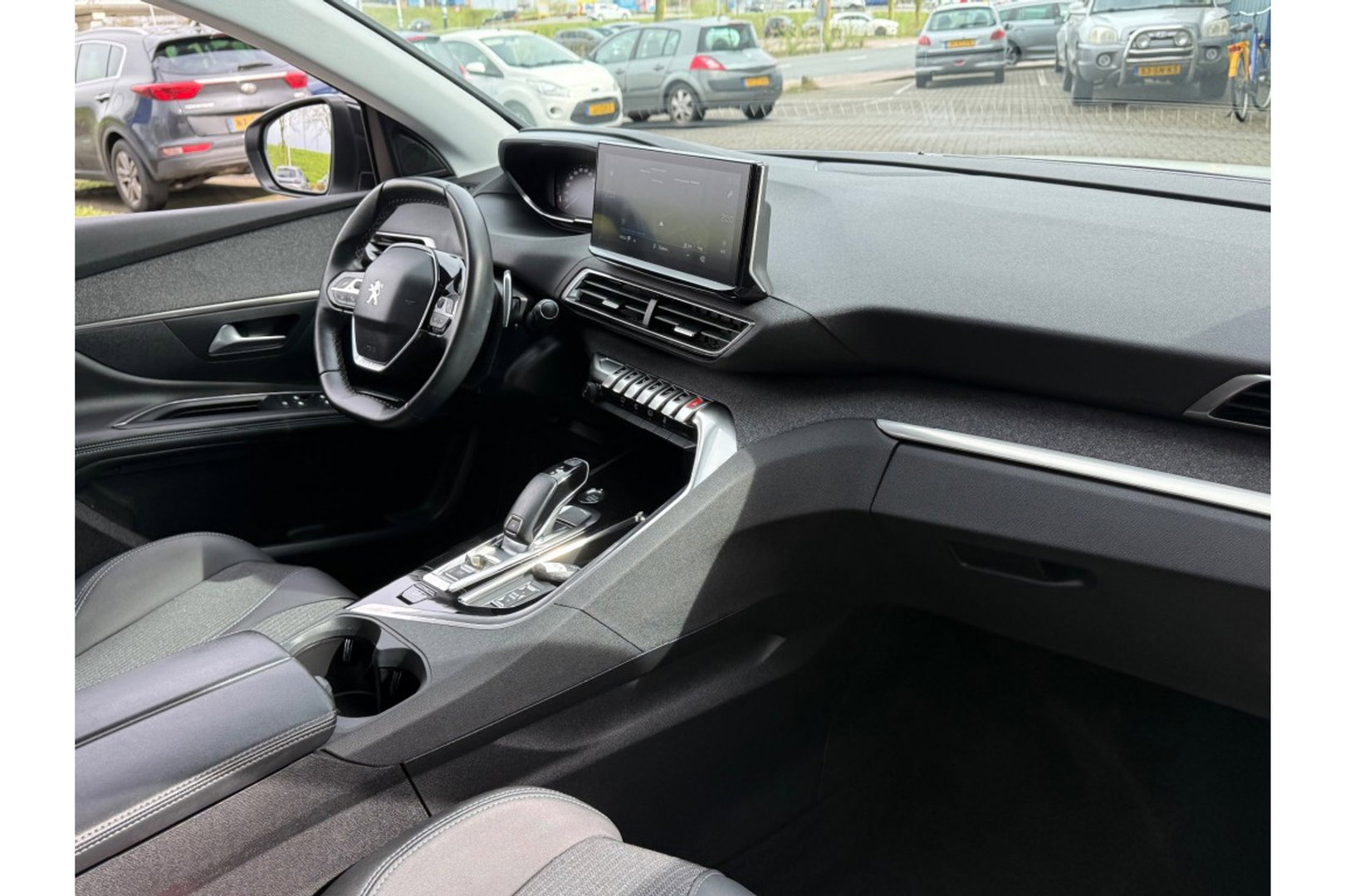 Peugeot 3008 1.2 PURETECH ALLUREPACK AUTOMAAT 130PK AIRCO NAVI PDC-CAMERA.