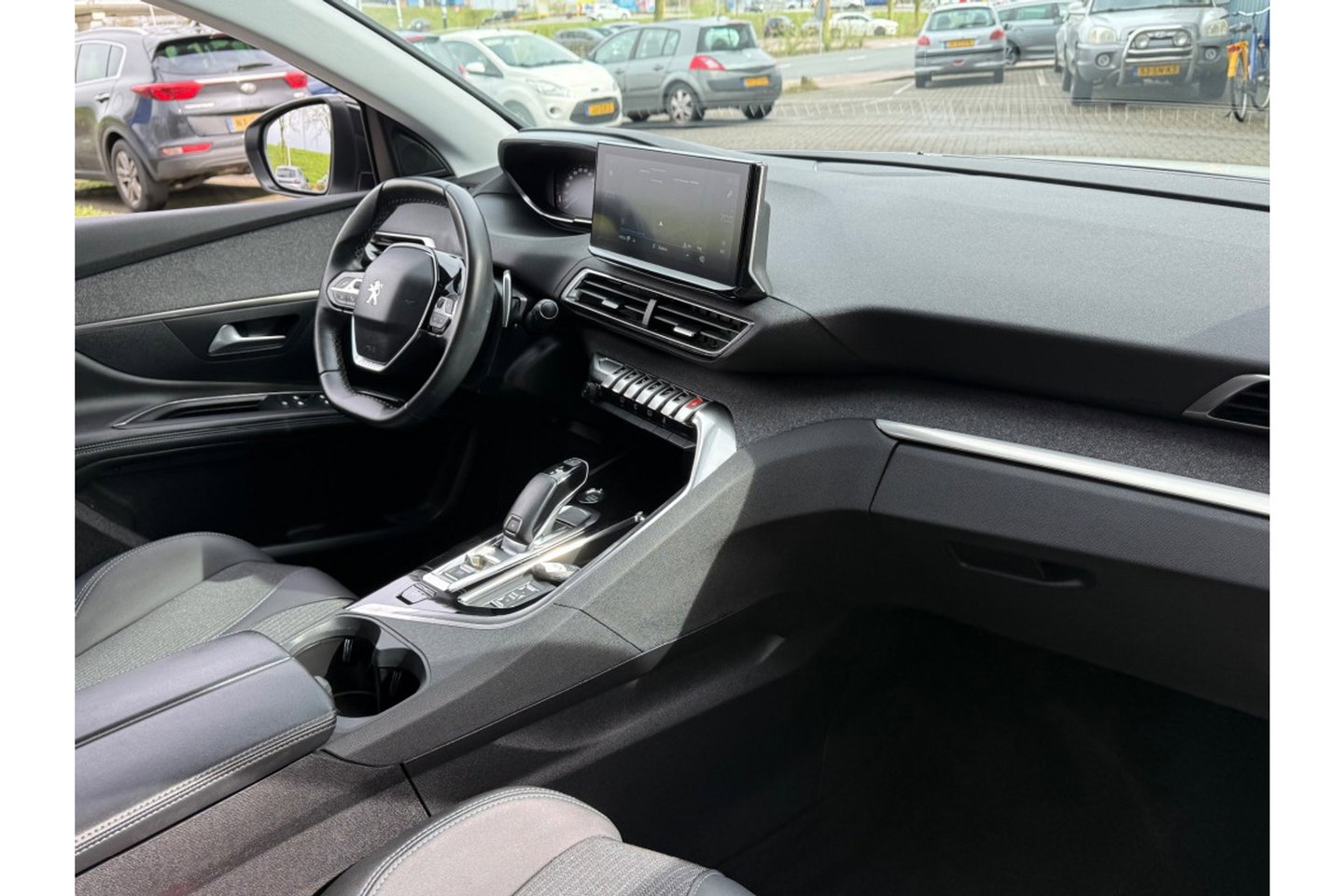 Peugeot 3008 1.2 PURETECH ALLUREPACK AUTOMAAT 130PK AIRCO NAVI PDC-CAMERA.