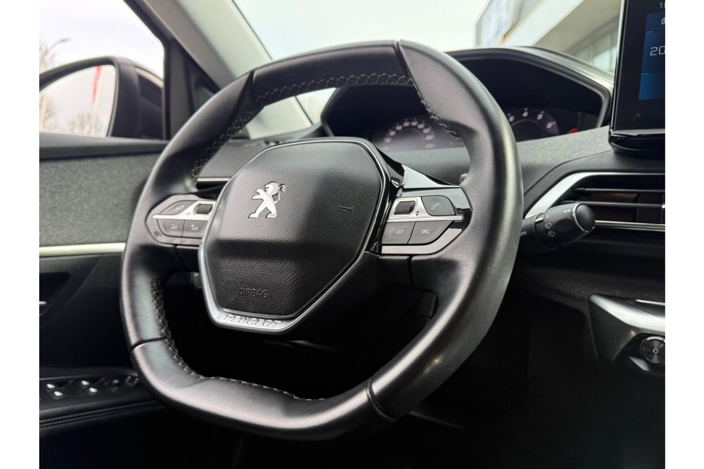 Peugeot 3008 1.2 PURETECH ALLUREPACK AUTOMAAT 130PK AIRCO NAVI PDC-CAMERA.
