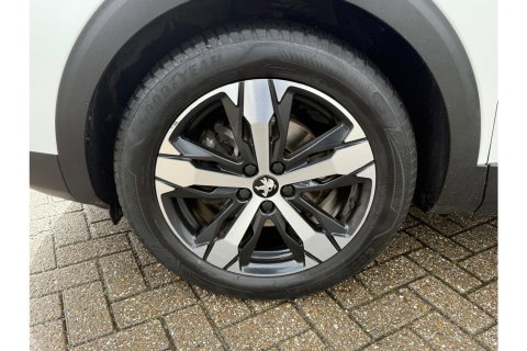 Peugeot 3008 1.2 PURETECH ALLUREPACK AUTOMAAT 130PK AIRCO NAVI PDC-CAMERA.