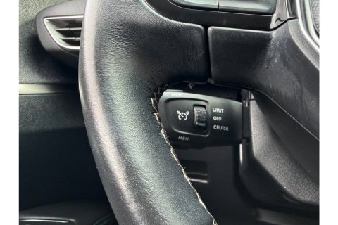 Peugeot 3008 1.2 PURETECH ALLUREPACK AUTOMAAT 130PK AIRCO NAVI PDC-CAMERA.
