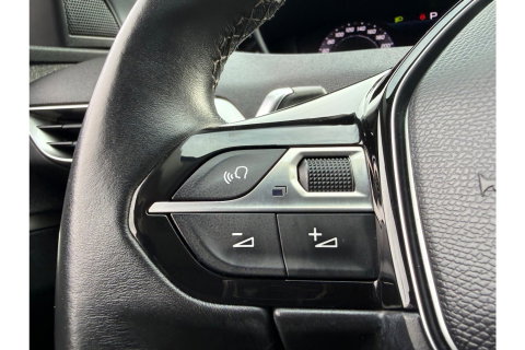 Peugeot 3008 1.2 PURETECH ALLUREPACK AUTOMAAT 130PK AIRCO NAVI PDC-CAMERA.