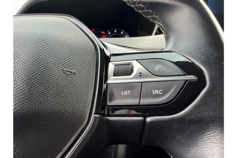Peugeot 3008 1.2 PURETECH ALLUREPACK AUTOMAAT 130PK AIRCO NAVI PDC-CAMERA.