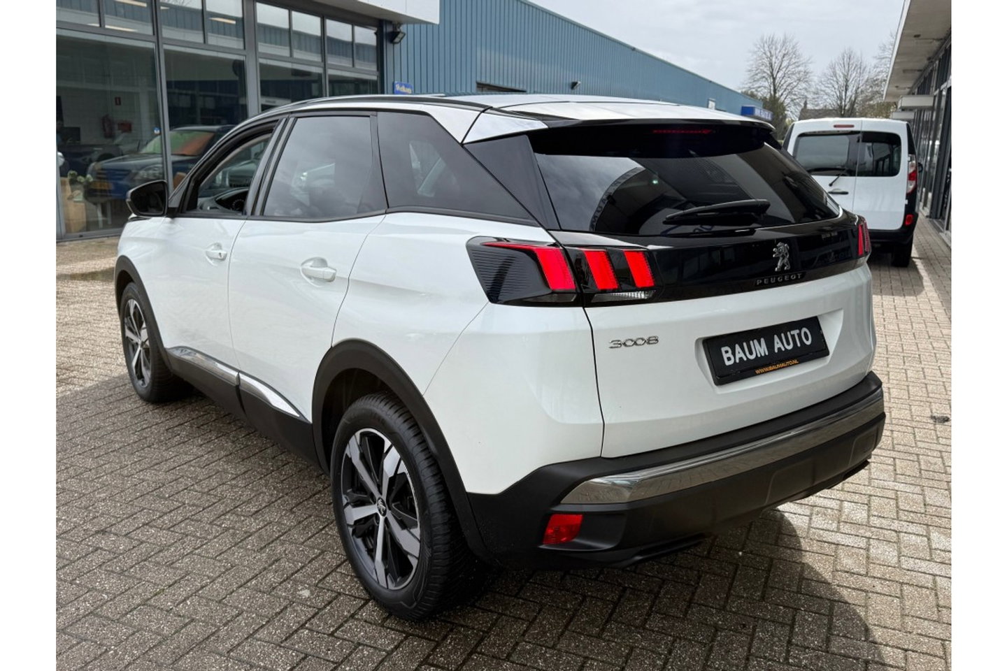 Peugeot 3008 1.2 PURETECH ALLUREPACK AUTOMAAT 130PK AIRCO NAVI PDC-CAMERA.