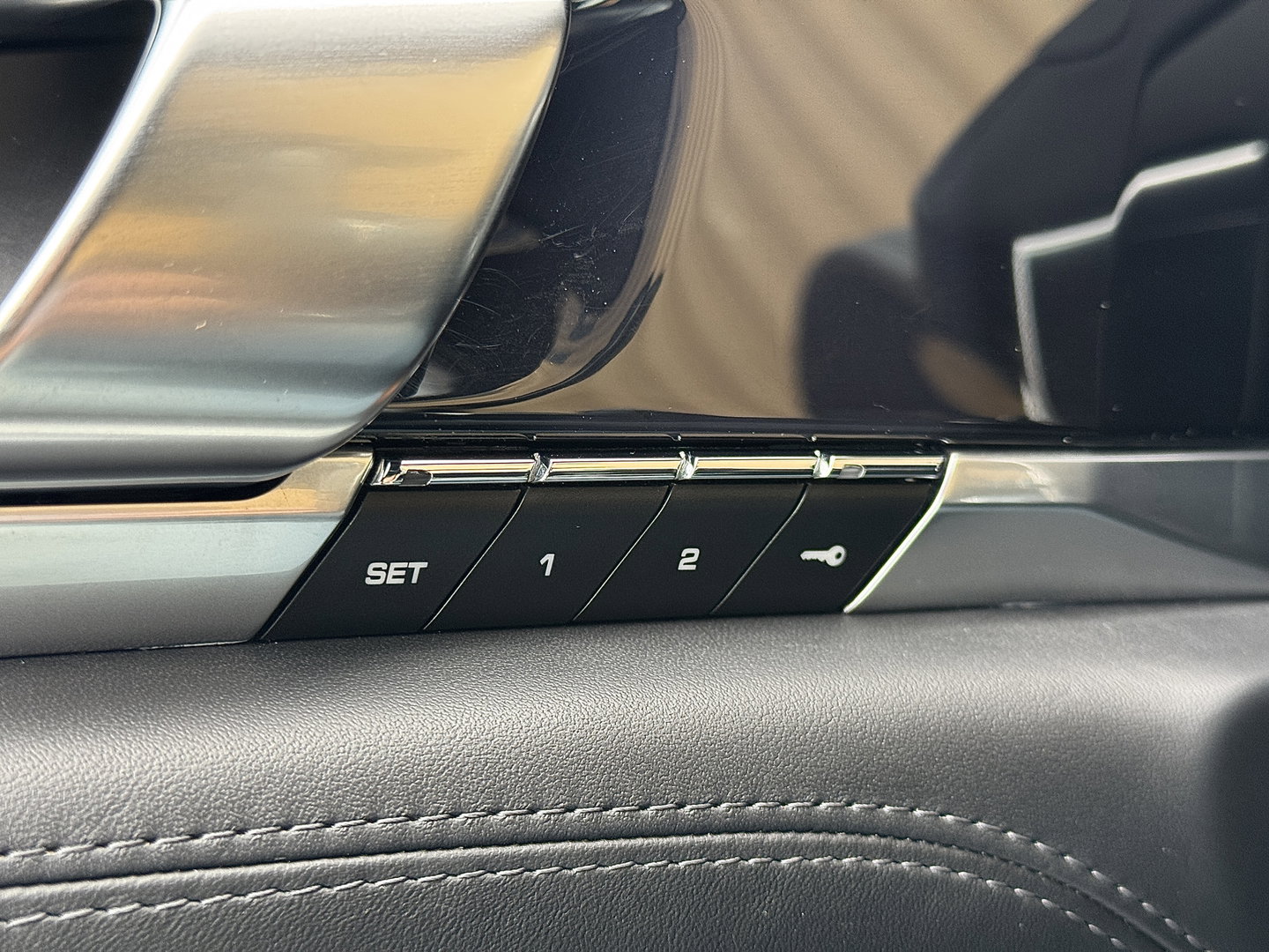 Porsche Panamera 4.8 Turbo | Facelift! | Origineel Nederlands | 520 PK! | Luchtvering | Apple Carplay | Android Auto | 20" Lichtmetaal | Leder | 360° Camera | Bose | Memory Stoelen |