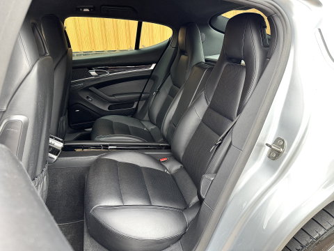 Porsche Panamera 4.8 Turbo | Facelift! | Origineel Nederlands | 520 PK! | Luchtvering | Apple Carplay | Android Auto | 20" Lichtmetaal | Leder | 360° Camera | Bose | Memory Stoelen |