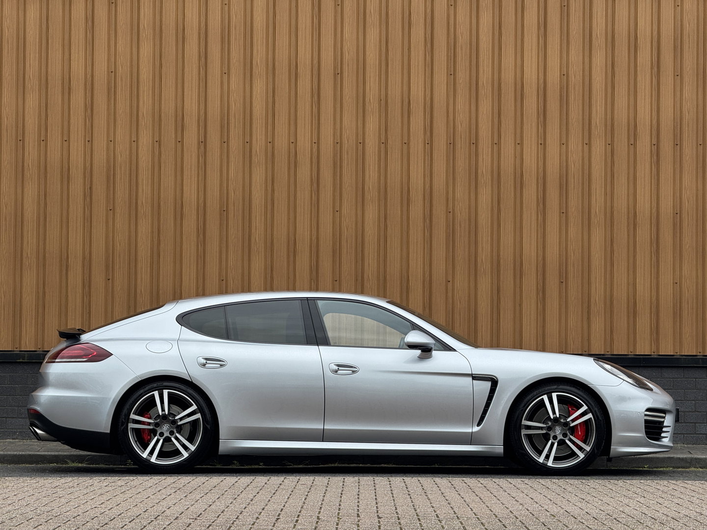 Porsche Panamera 4.8 Turbo | Facelift! | Origineel Nederlands | 520 PK! | Luchtvering | Apple Carplay | Android Auto | 20" Lichtmetaal | Leder | 360° Camera | Bose | Memory Stoelen |