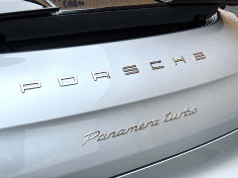 Porsche Panamera 4.8 Turbo | Facelift! | Origineel Nederlands | 520 PK! | Luchtvering | Apple Carplay | Android Auto | 20" Lichtmetaal | Leder | 360° Camera | Bose | Memory Stoelen |