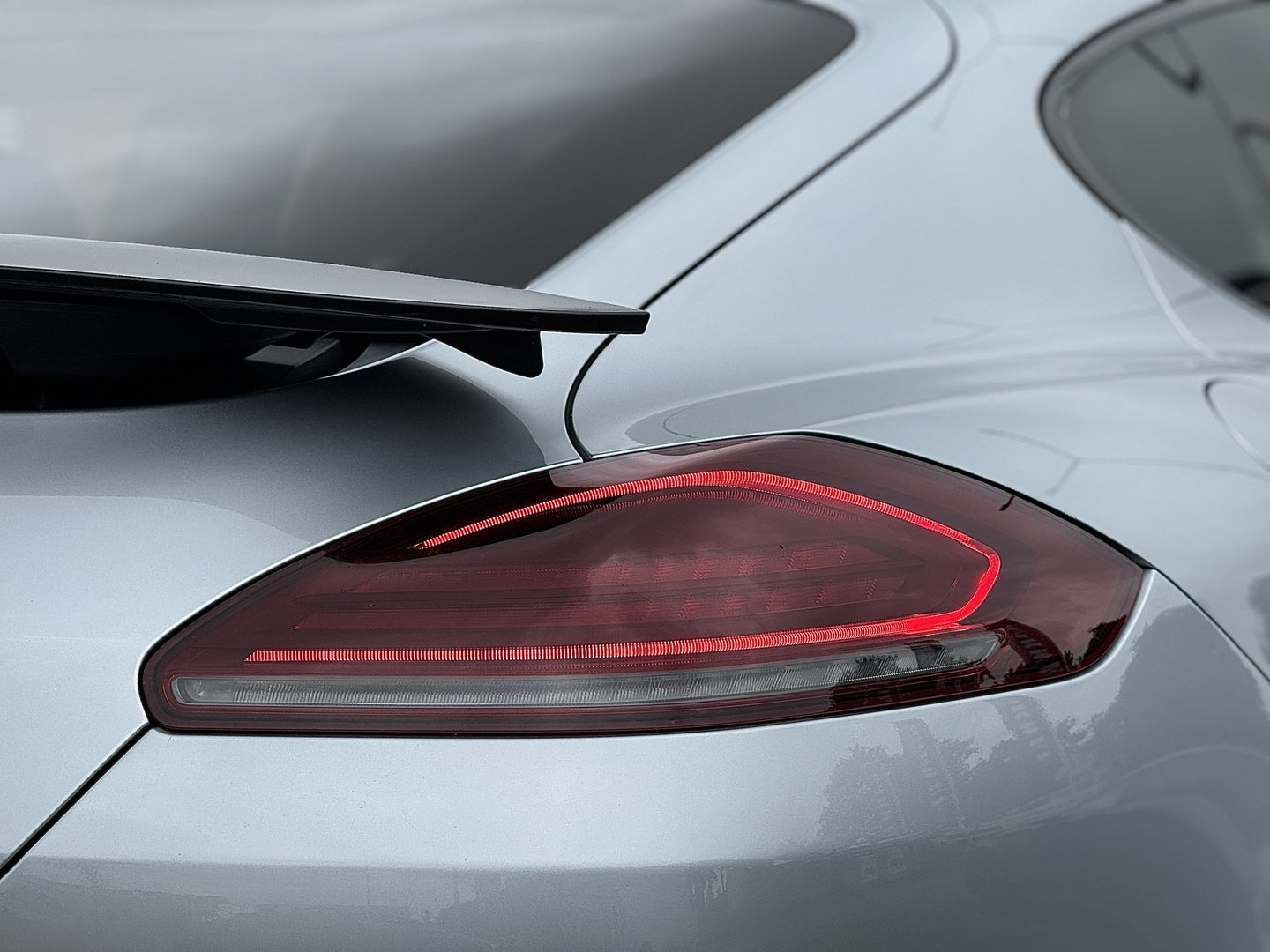 Porsche Panamera 4.8 Turbo | Facelift! | Origineel Nederlands | 520 PK! | Luchtvering | Apple Carplay | Android Auto | 20" Lichtmetaal | Leder | 360° Camera | Bose | Memory Stoelen |