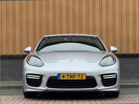Porsche Panamera 4.8 Turbo | Facelift! | Origineel Nederlands | 520 PK! | Luchtvering | Apple Carplay | Android Auto | 20" Lichtmetaal | Leder | 360° Camera | Bose | Memory Stoelen |